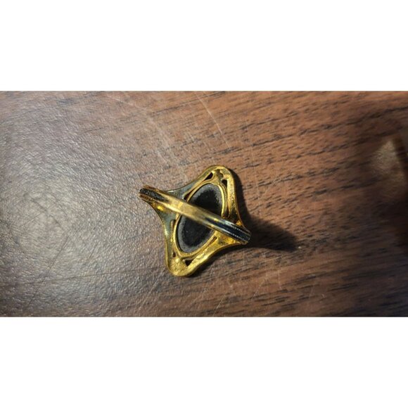 Vintage Gold-Plated Onyx Ring With Ornate Detailing avon - Picture 3 of 3